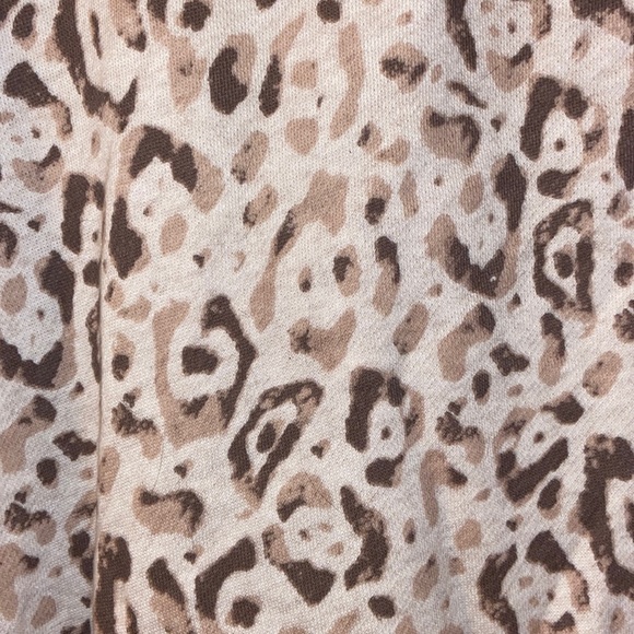 NWOT- American eagle Aerie woman’s leopard sweatshirt - Picture 2 of 6